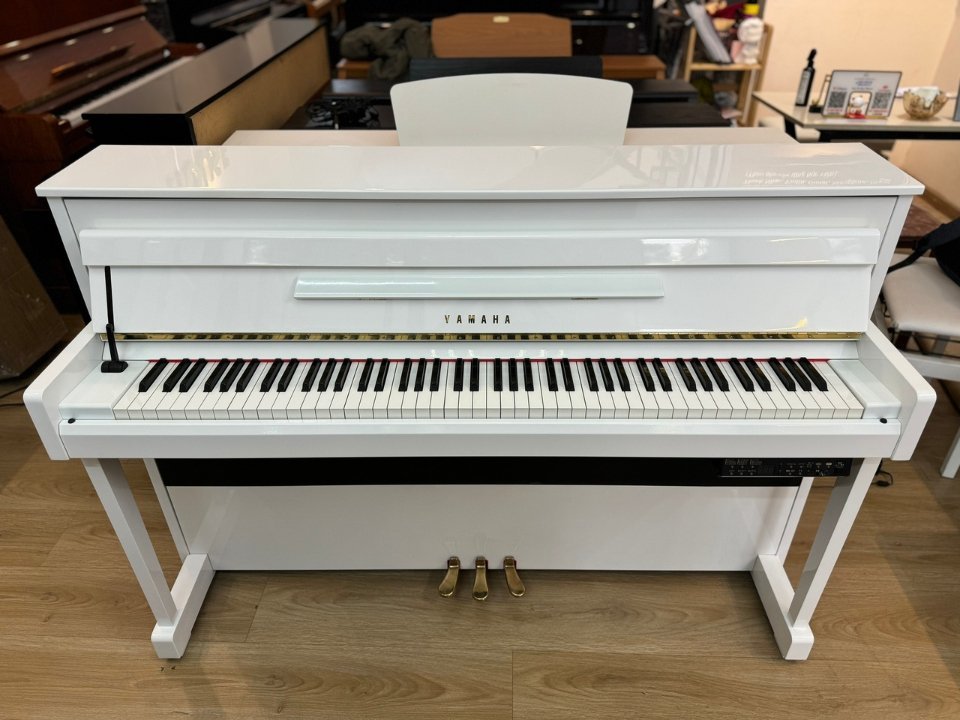 Cận cảnh YAMAHA DUP-20 WH tại Piano House